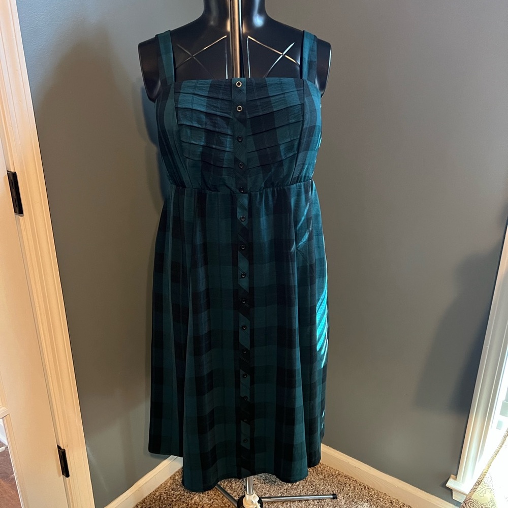 Torrid Green Plaid Button-Front Midi Dress - Picture 4 of 14